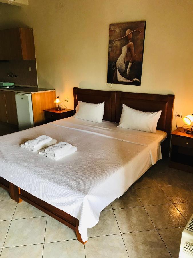 Guesthouse Adonis Loutraki  Ngoại thất bức ảnh