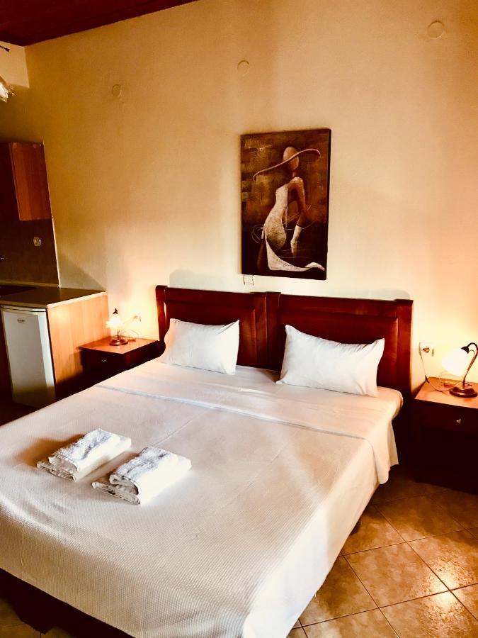 Guesthouse Adonis Loutraki  Ngoại thất bức ảnh