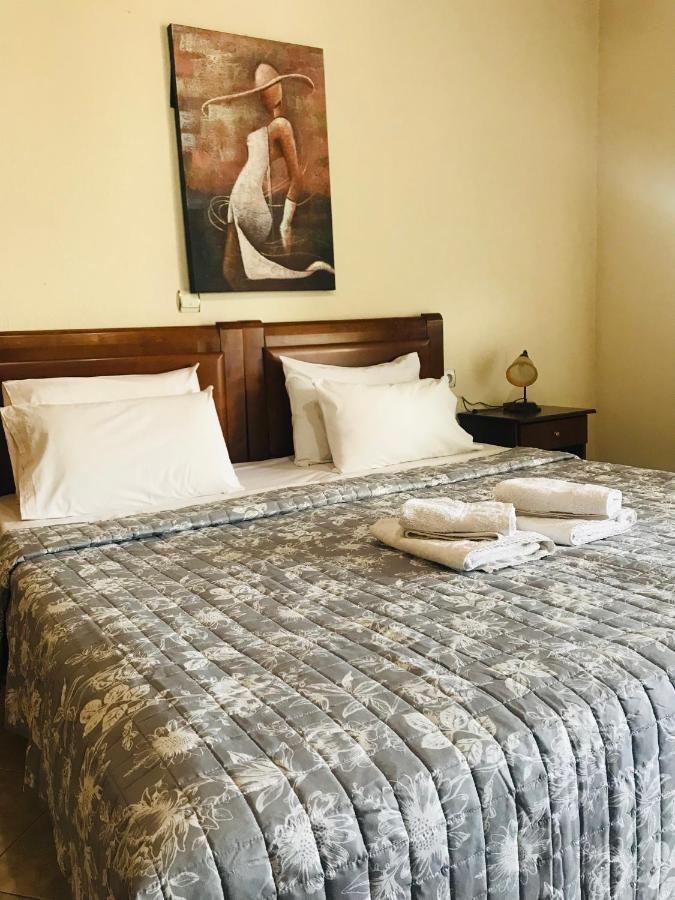 Guesthouse Adonis Loutraki  Ngoại thất bức ảnh
