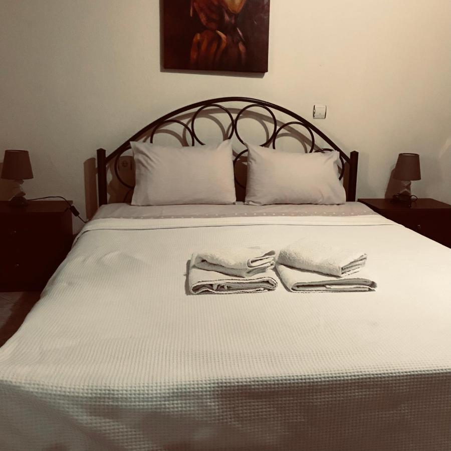 Guesthouse Adonis Loutraki  Ngoại thất bức ảnh