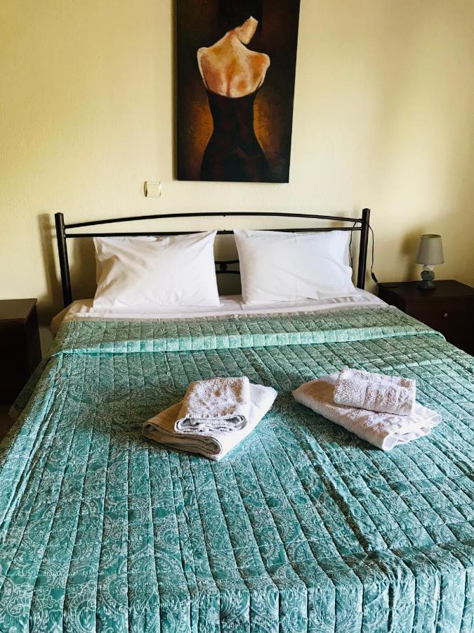 Guesthouse Adonis Loutraki  Ngoại thất bức ảnh