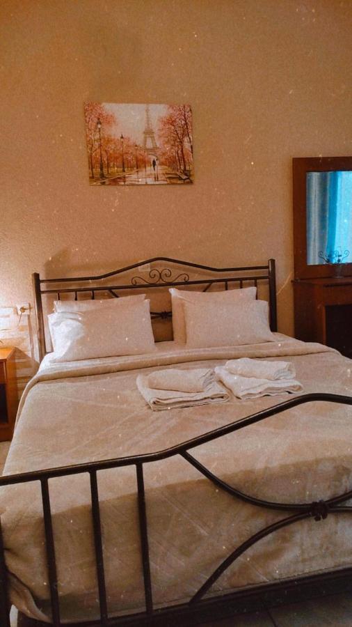 Guesthouse Adonis Loutraki  Ngoại thất bức ảnh