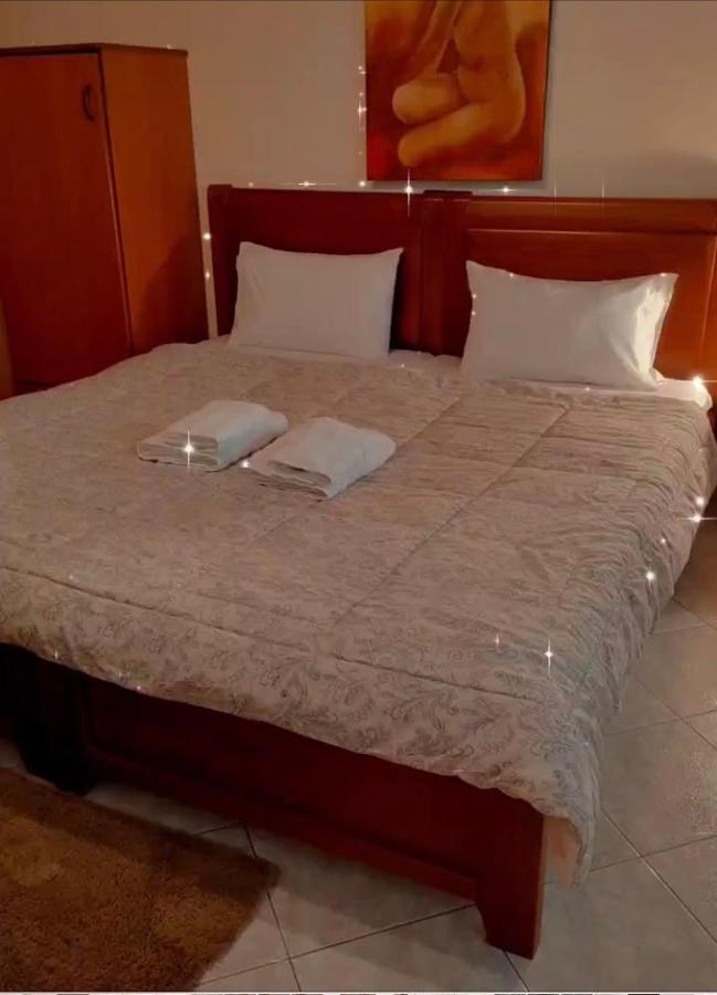 Guesthouse Adonis Loutraki  Ngoại thất bức ảnh