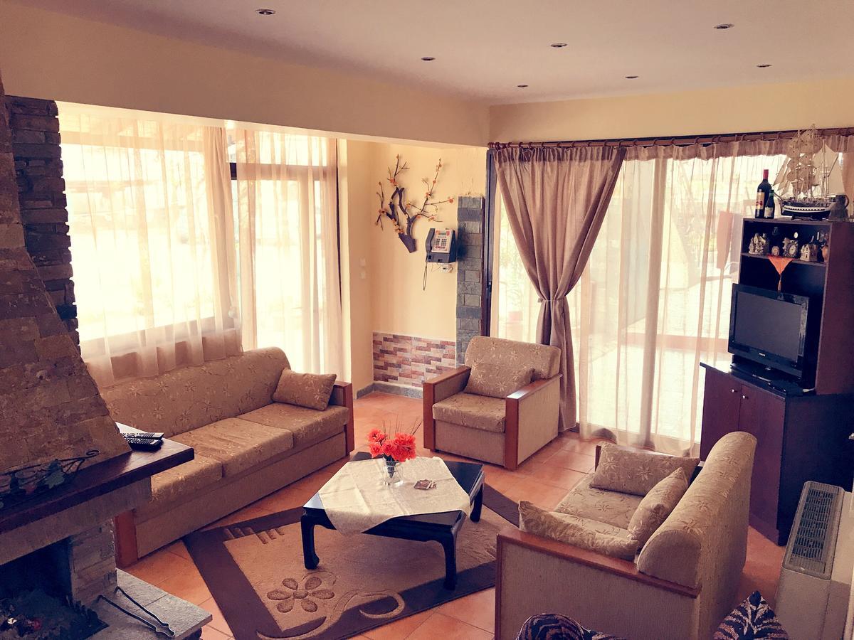 Guesthouse Adonis Loutraki  Ngoại thất bức ảnh