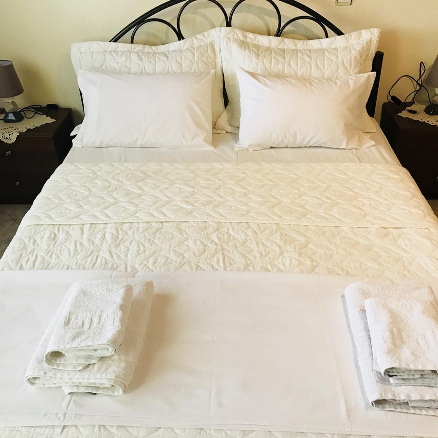 Guesthouse Adonis Loutraki  Ngoại thất bức ảnh
