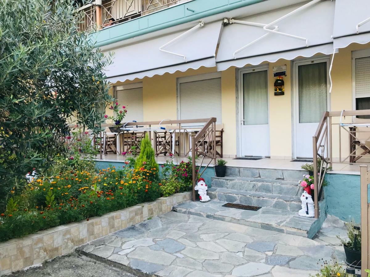 Guesthouse Adonis Loutraki  Ngoại thất bức ảnh