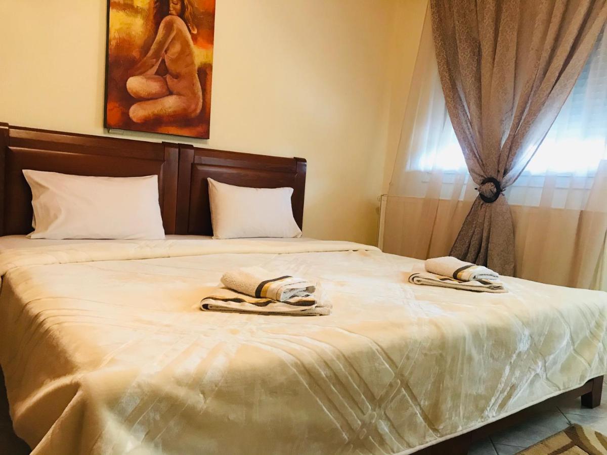 Guesthouse Adonis Loutraki  Ngoại thất bức ảnh